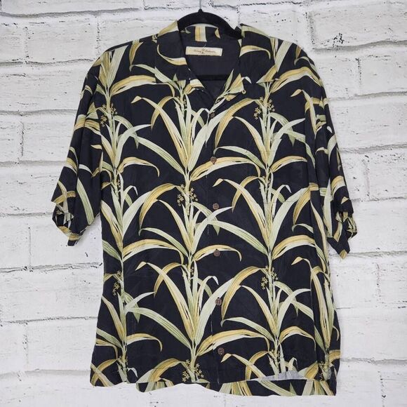 Tommy Bahama Mens Black Green Silk Floral Hawaiian Button Up Shirt Size Medium - Picture 1 of 13